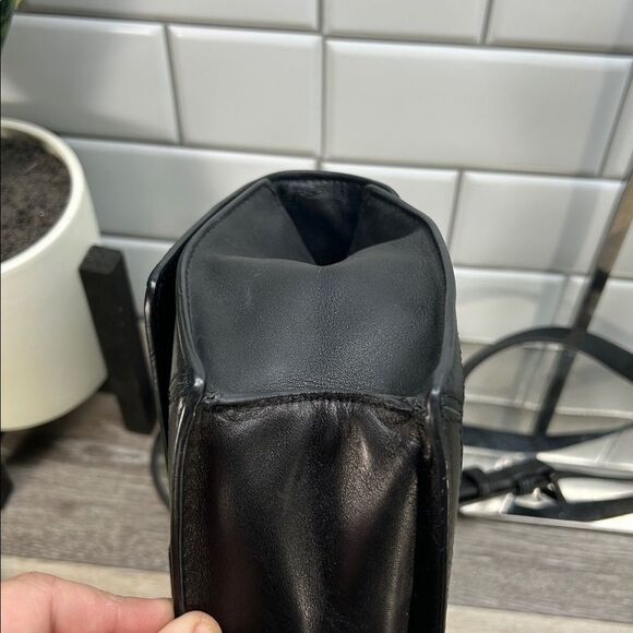 6193 Michael Kors Callie frame out patent leather crossbody - Picture 6 of 11